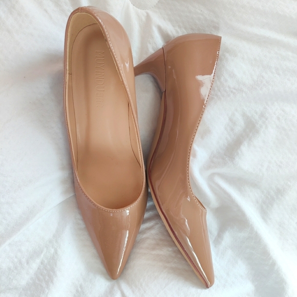 NWOT Muyindu Pointed Toe Heels - Picture 4 of 5